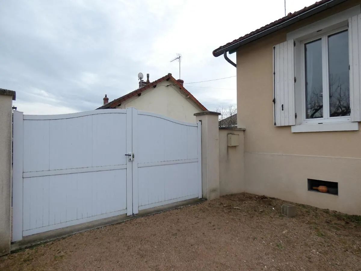 Apartment Gite De L Epinette Commentry