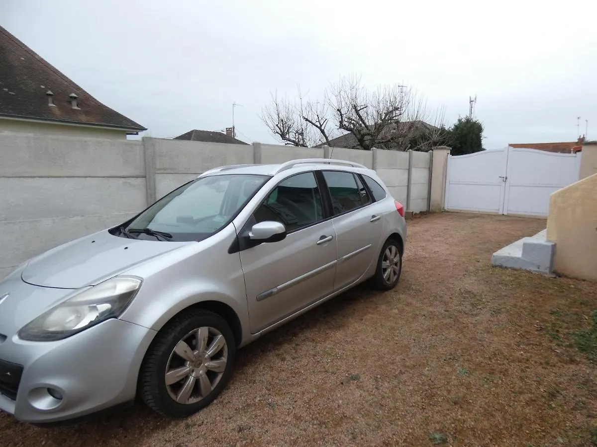 Gite De L Epinette Commentry 0*,