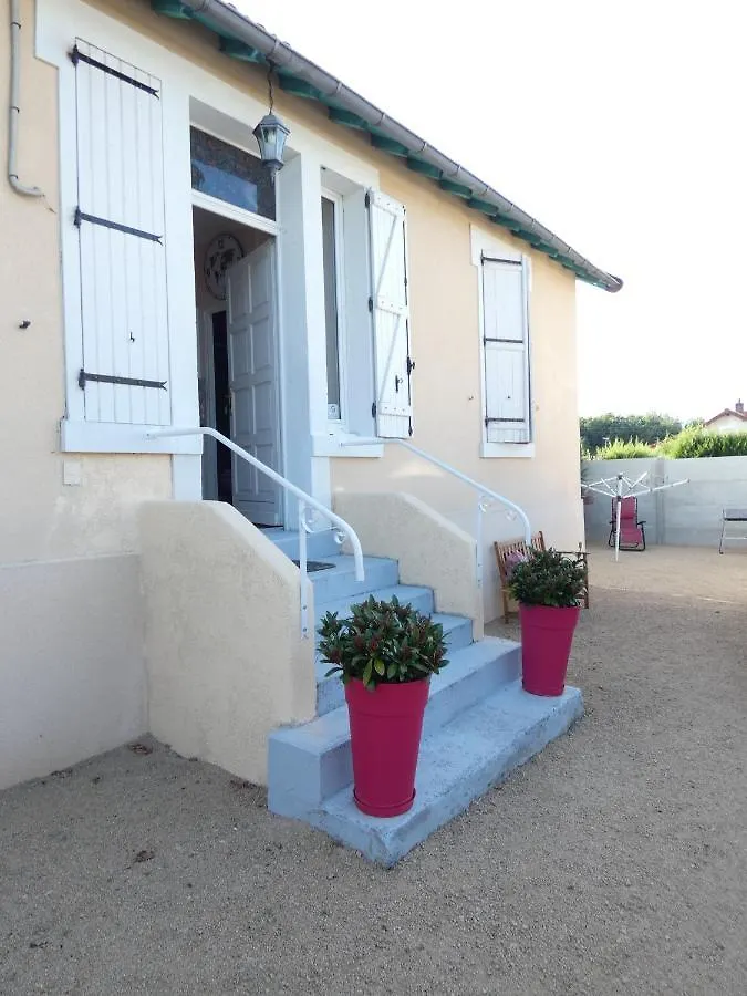 Apartment Gite De L Epinette Commentry